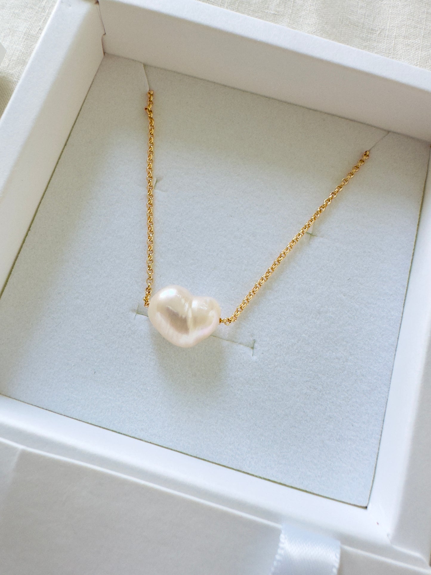 Sudbury White freshwater pearl slider chain necklace