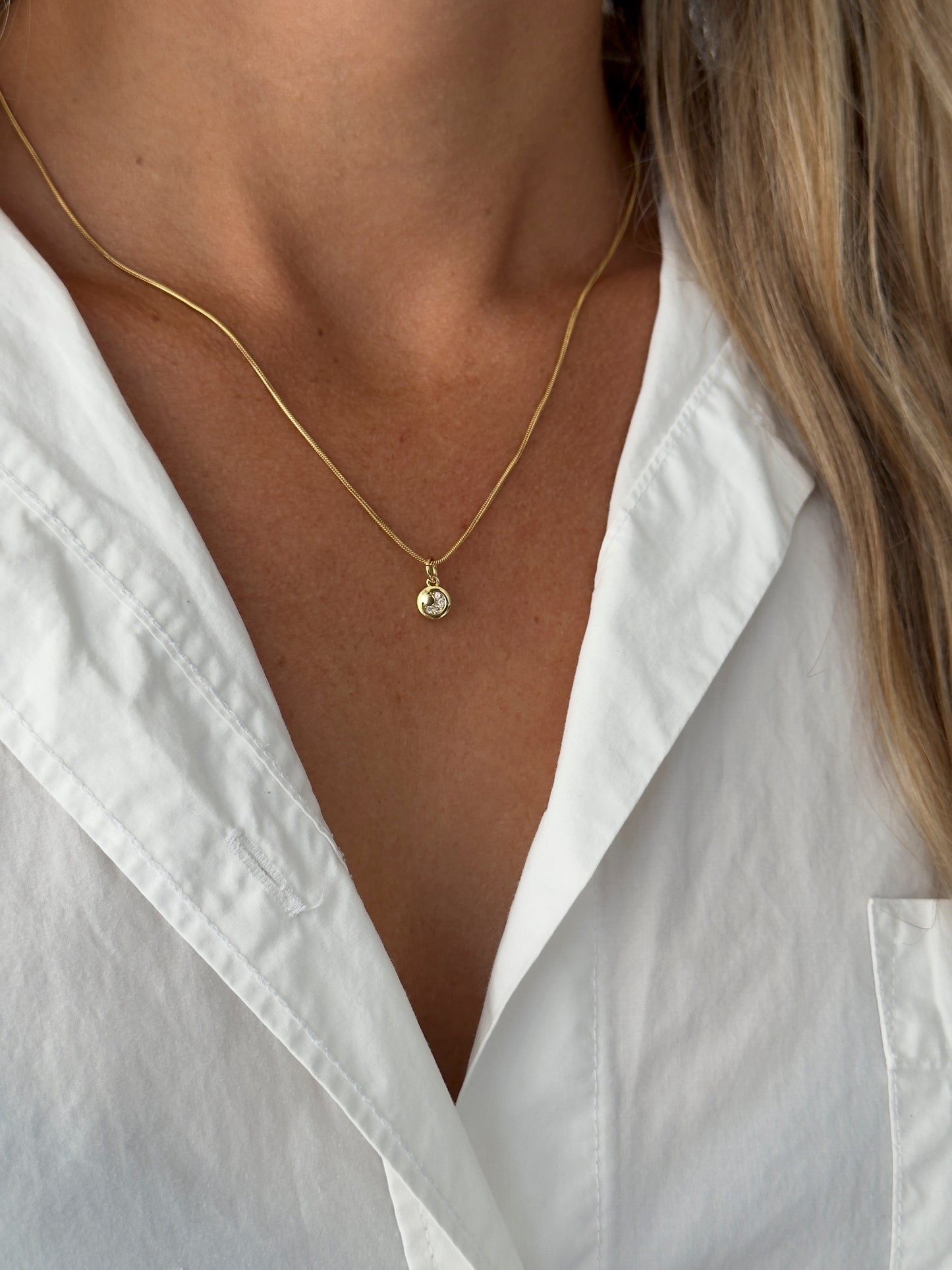 New moon pendant chain