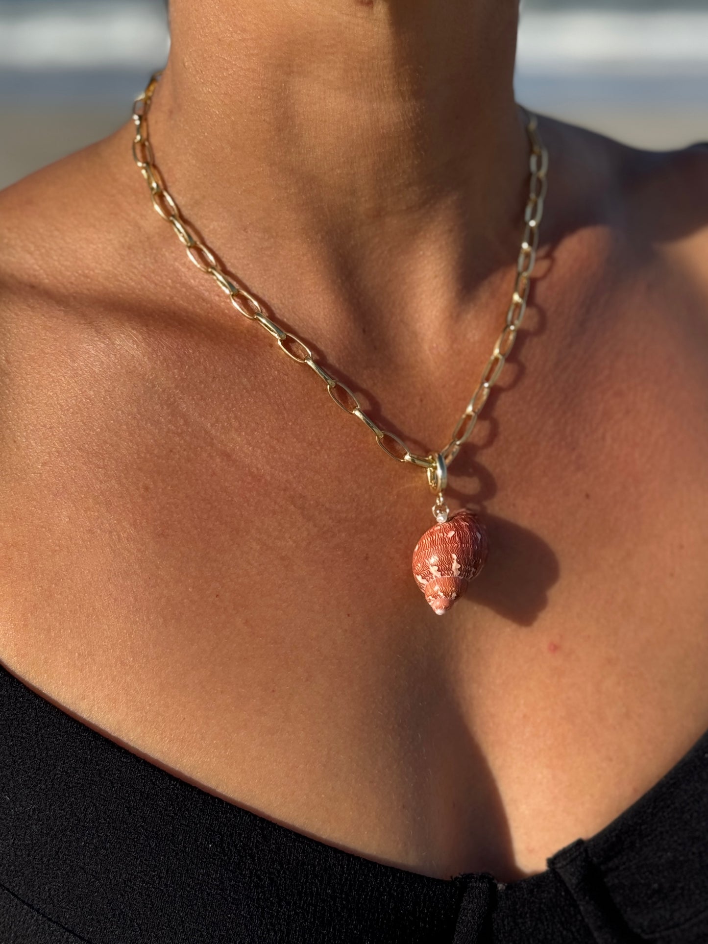 Ocean pendant chain necklace with shell - 14K Gold Fill
