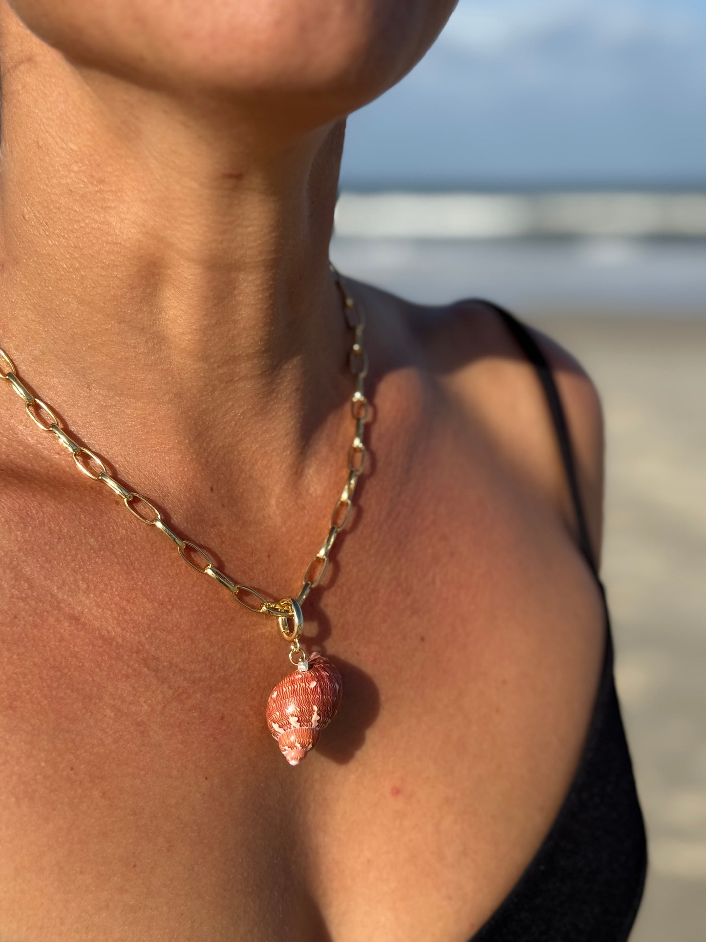Ocean pendant chain necklace with shell - 14K Gold Fill