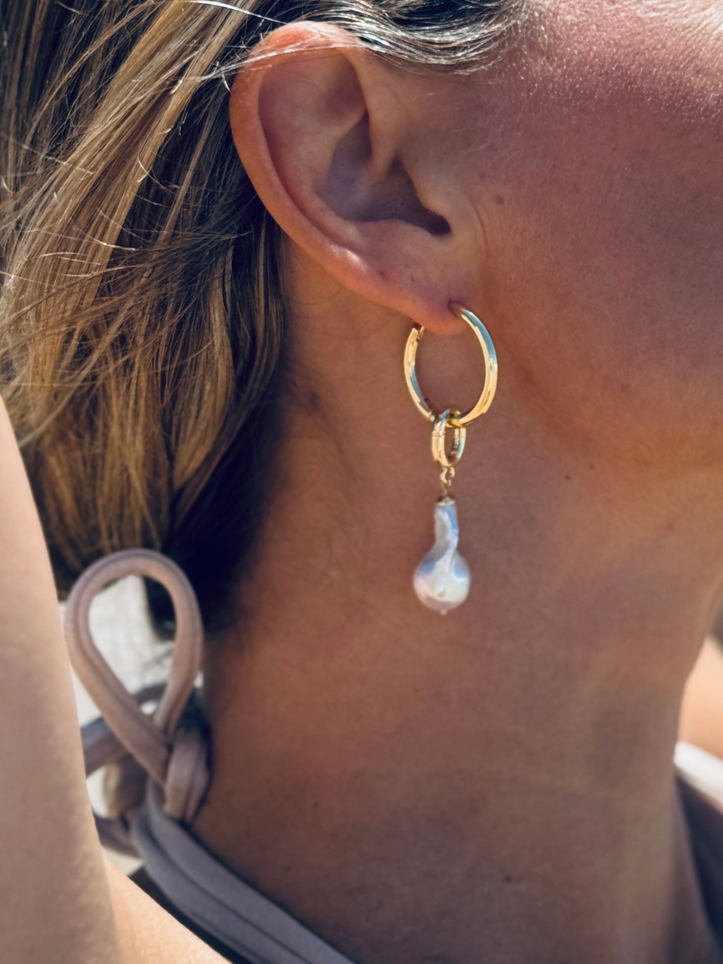 Vlasoff White Keshi pearl Earring hoops