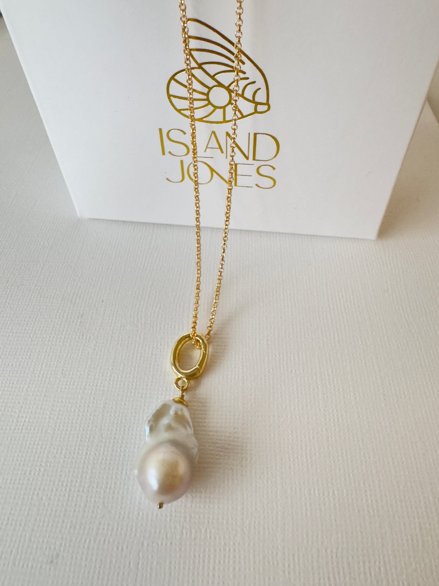 Vlasoff White Keshi Pearl pendant on chain necklace