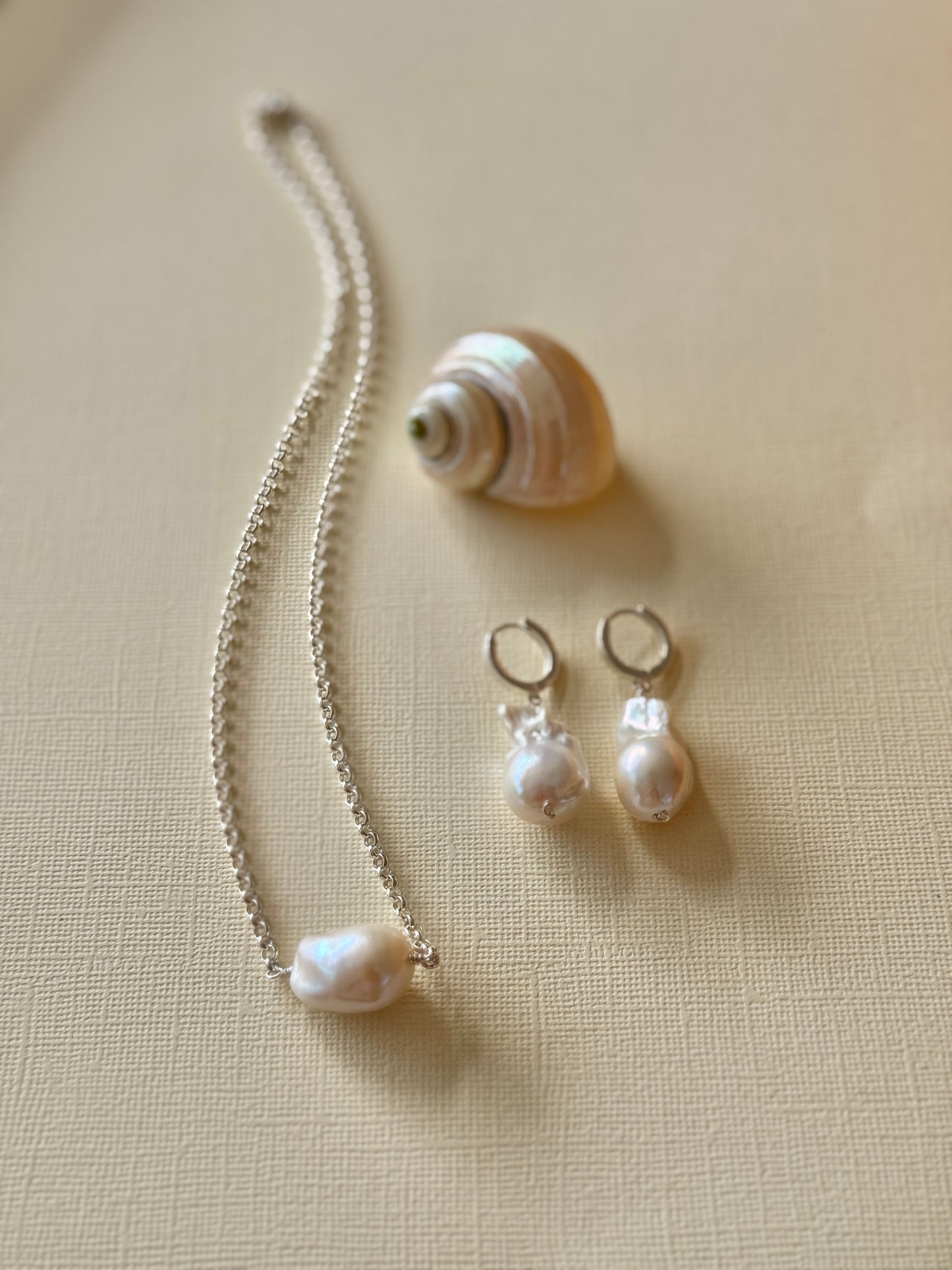 Lustre earrings | Baroque Pearl drops | white | pink | black