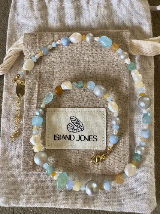 Silver shores choker