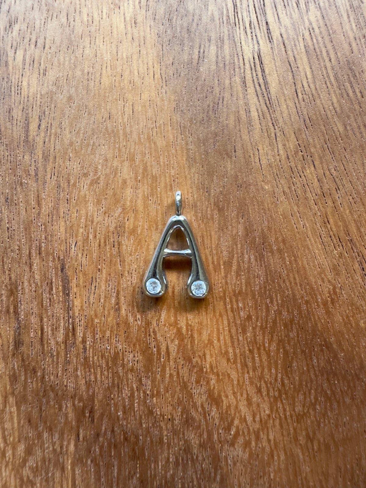 Initial pendant