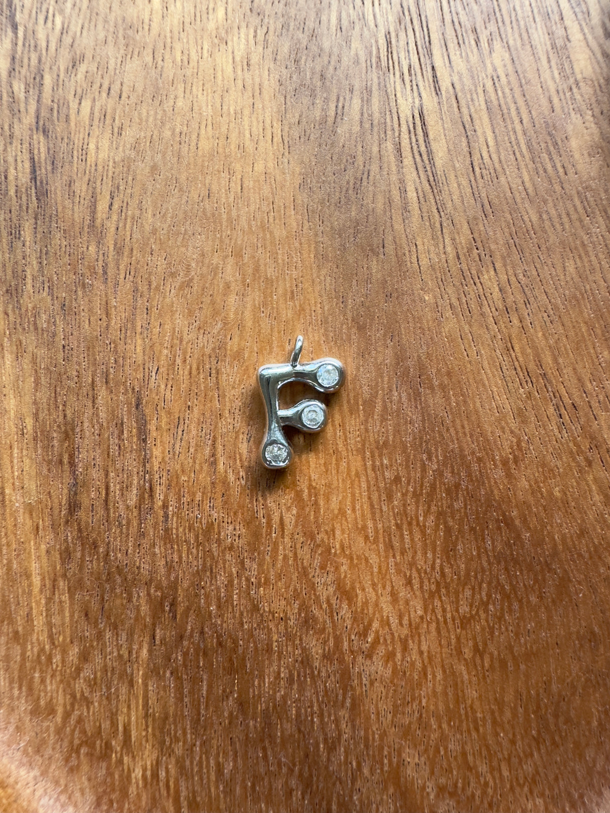 Initial pendant
