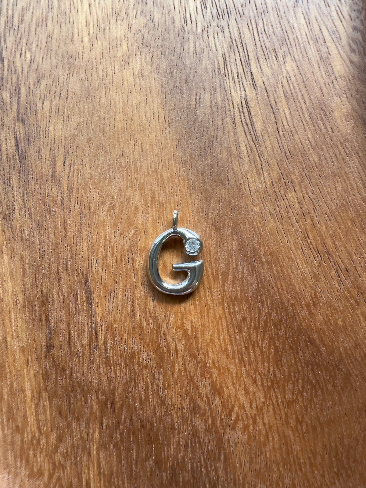 Initial pendant