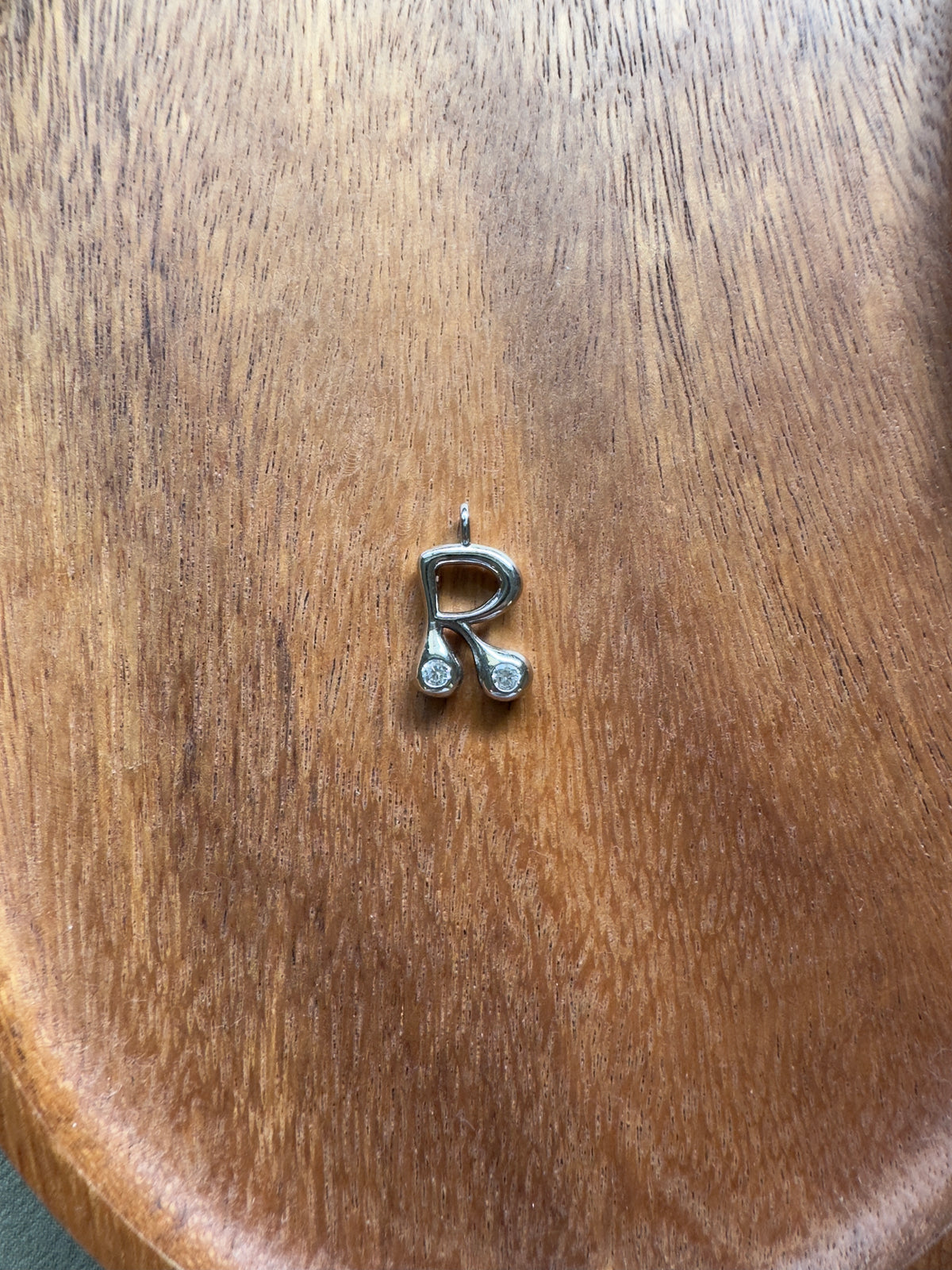 Initial pendant