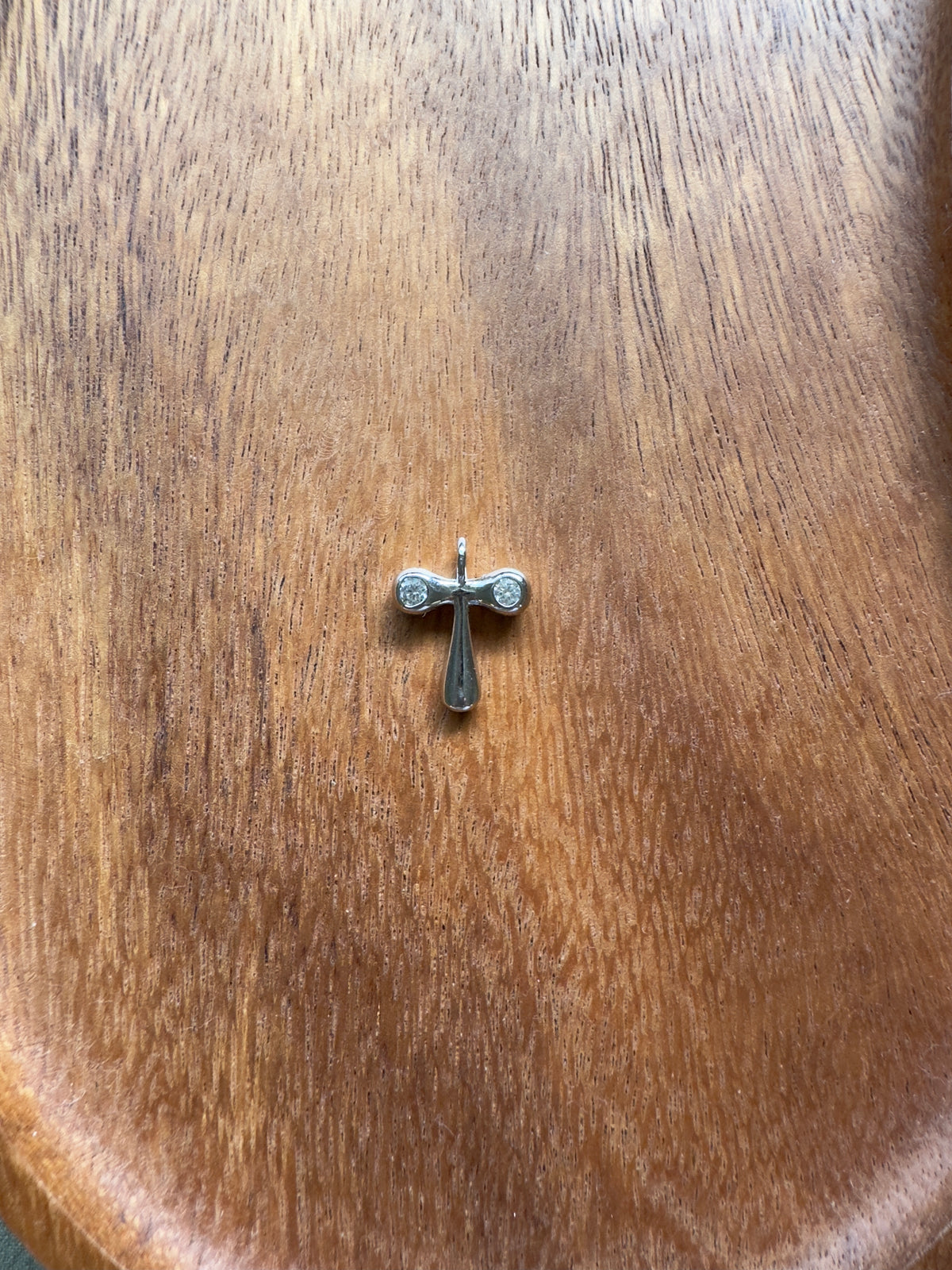Initial pendant