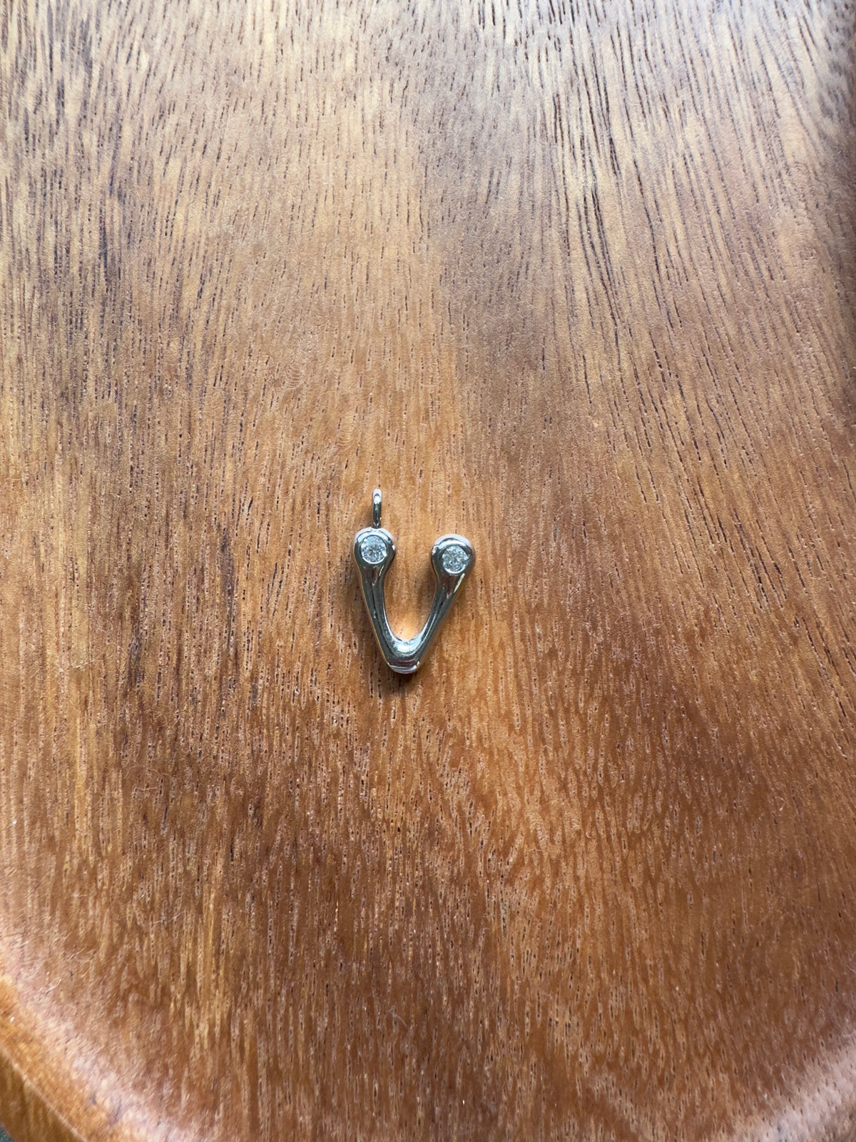 Initial pendant