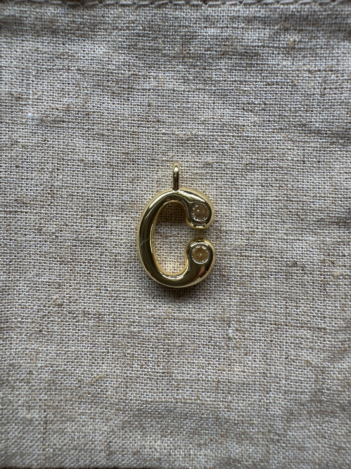 Initial pendant