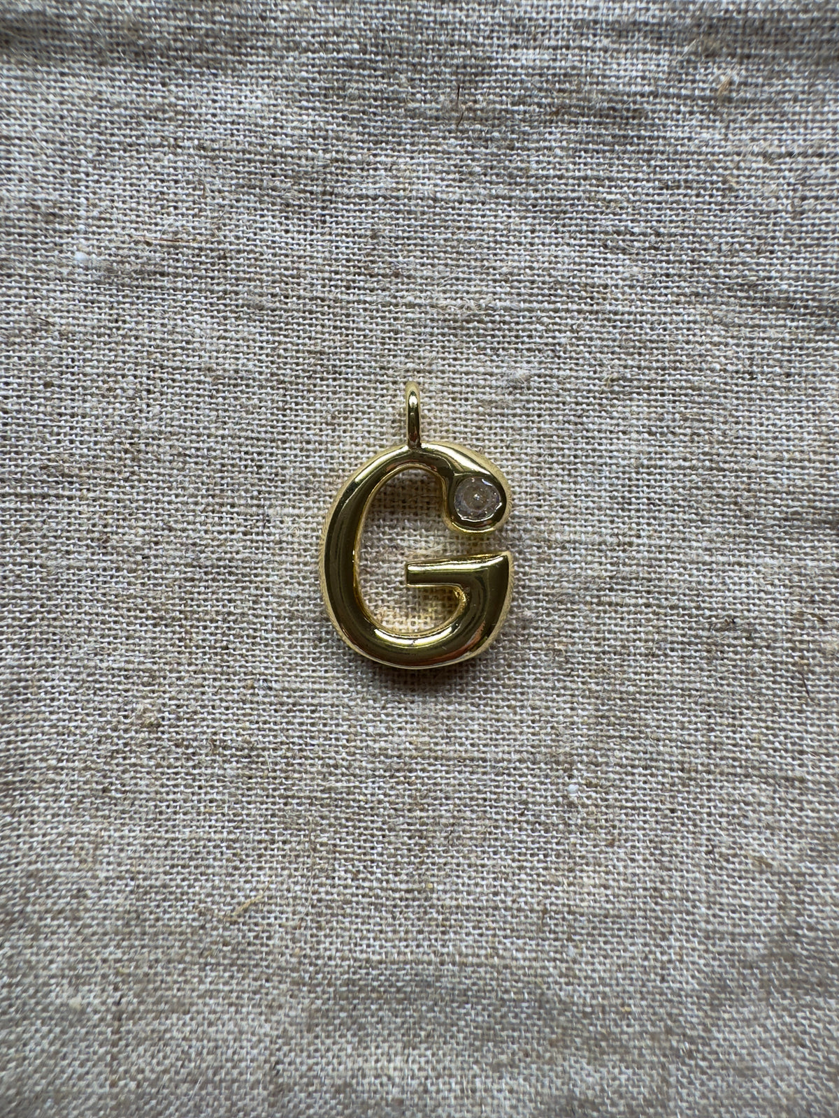 Initial pendant