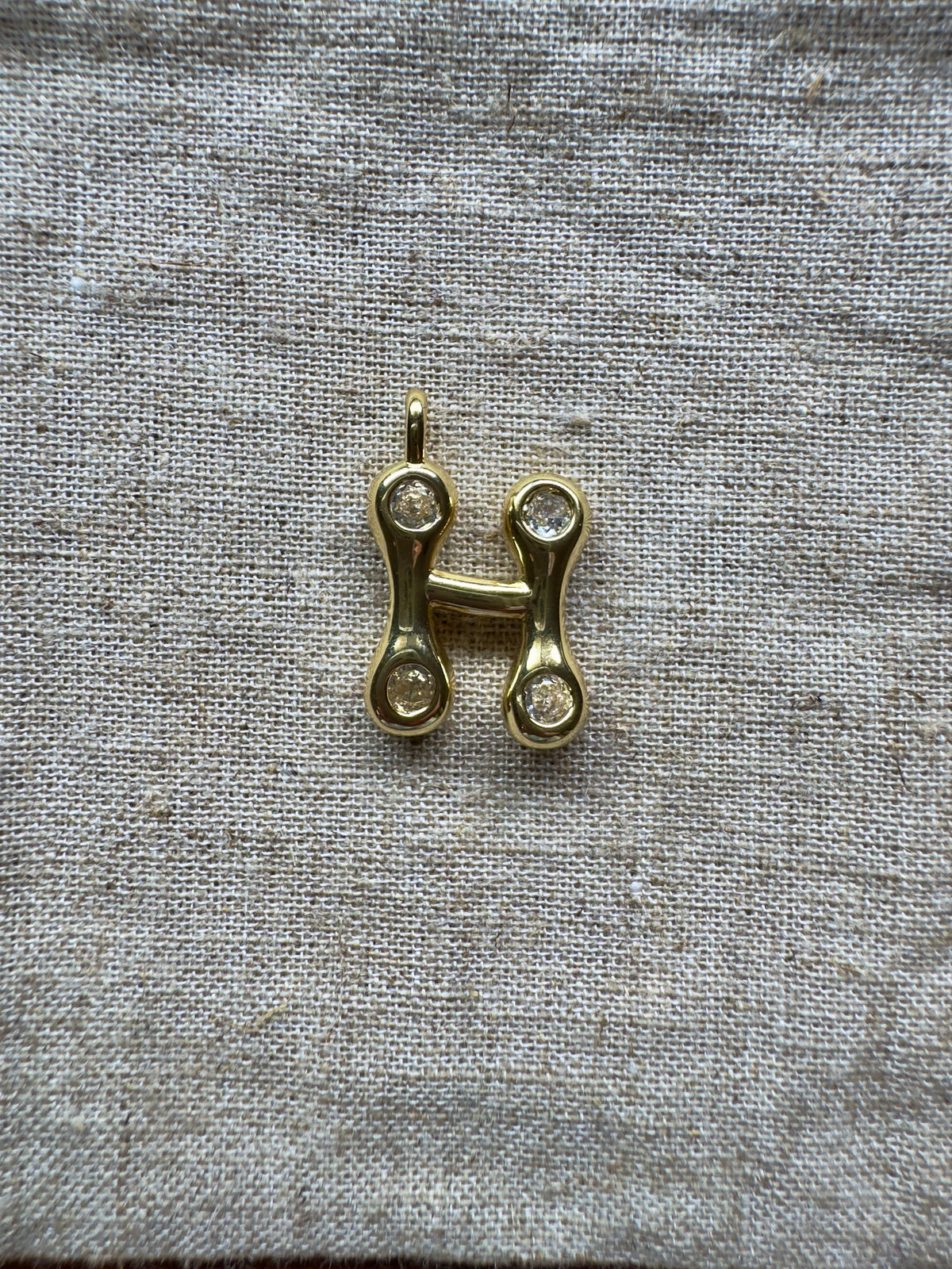 Initial pendant