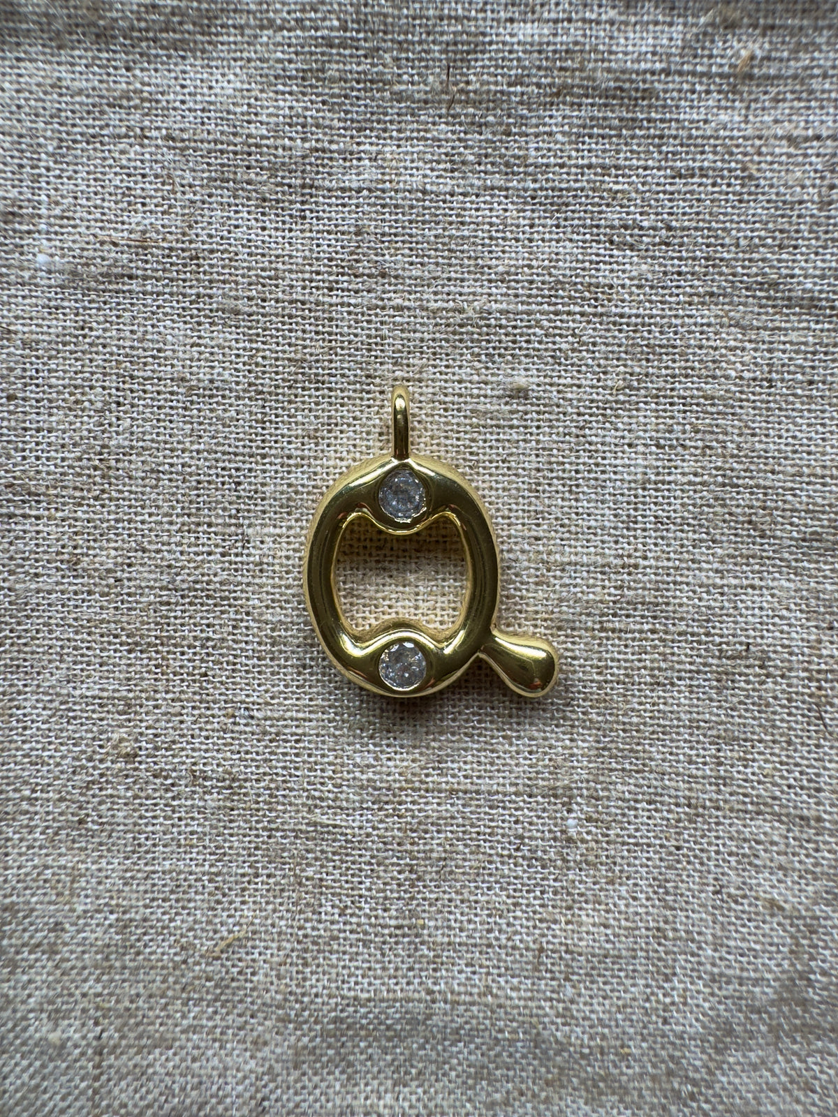 Initial pendant