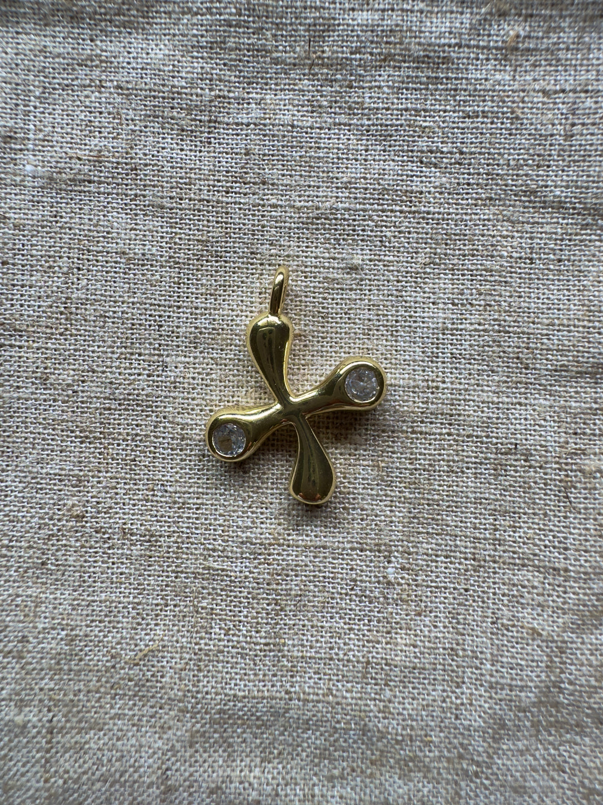 Initial pendant