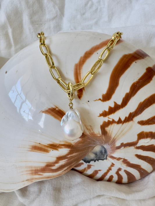 Ocean pendant chain necklace with White Baroque Pearl - 14K Gold Fill